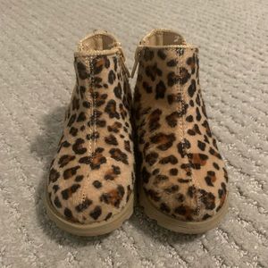 Worn Once Toddler Girls Carter’s Leopard Print Booties Size 7